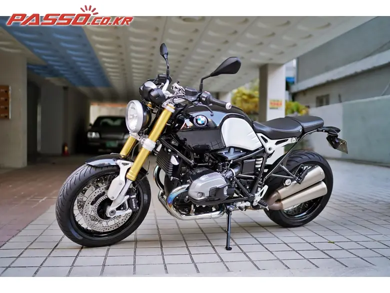 BMW R Nine T