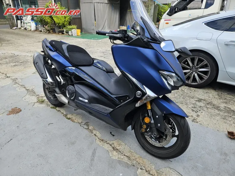 Yamaha TMAX DX