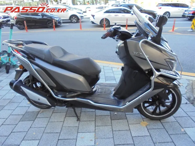 DNA Motors / Daelim XQ 125