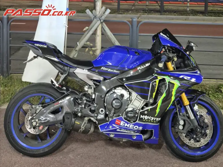 Yamaha YZF R1