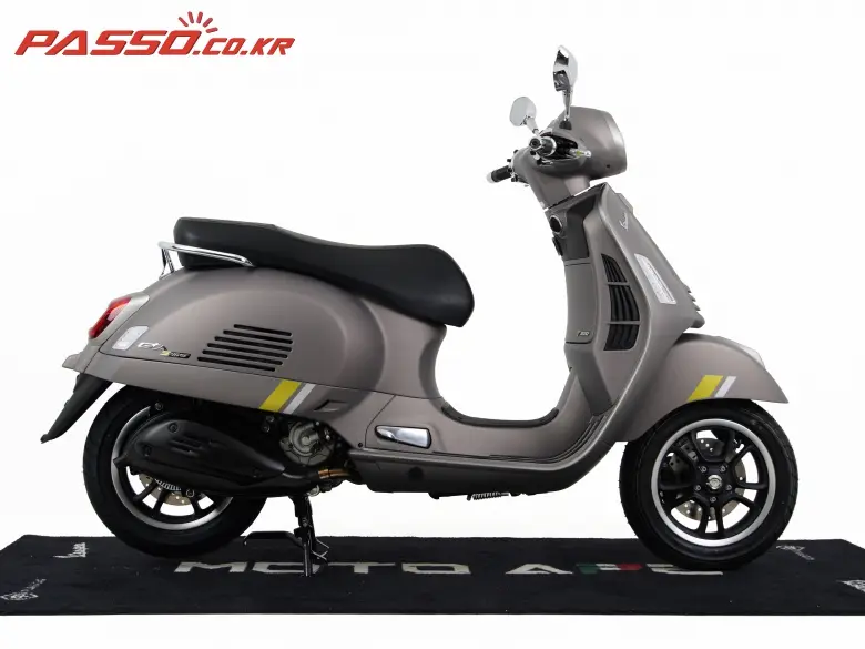 Vespa GTS 300 Super Tech