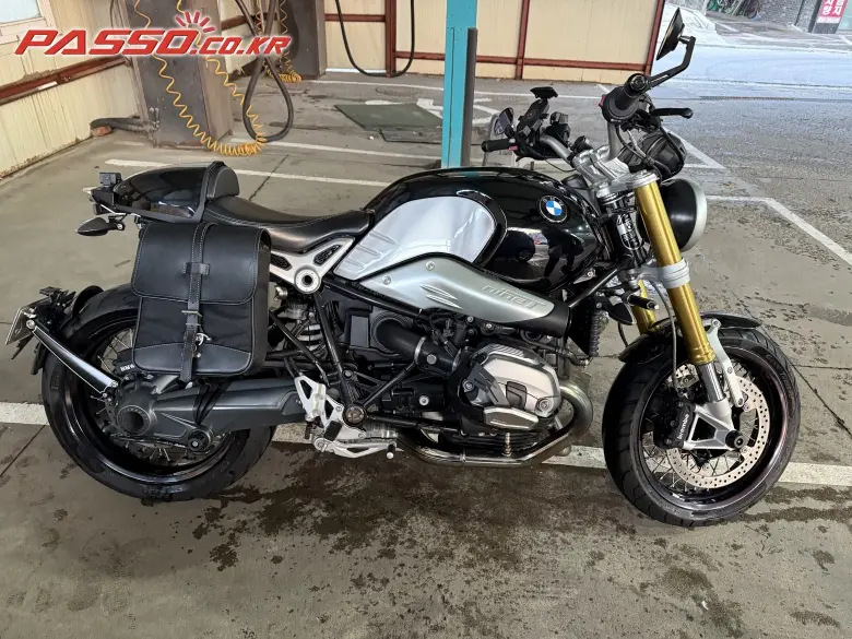 BMW R Nine T