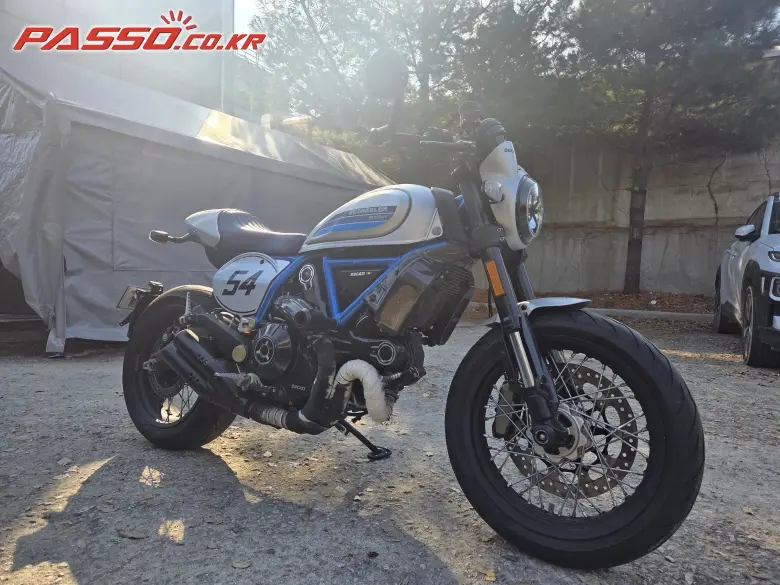 Ducati Scrambler Cafe Racer