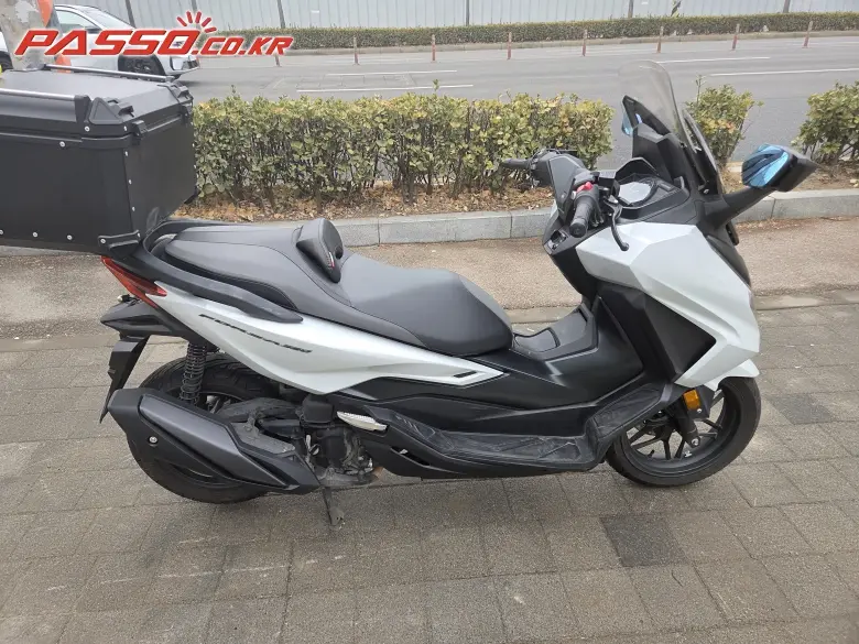 Honda Forza 350