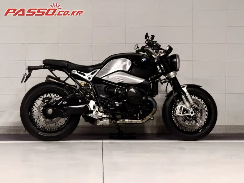 BMW R Nine T