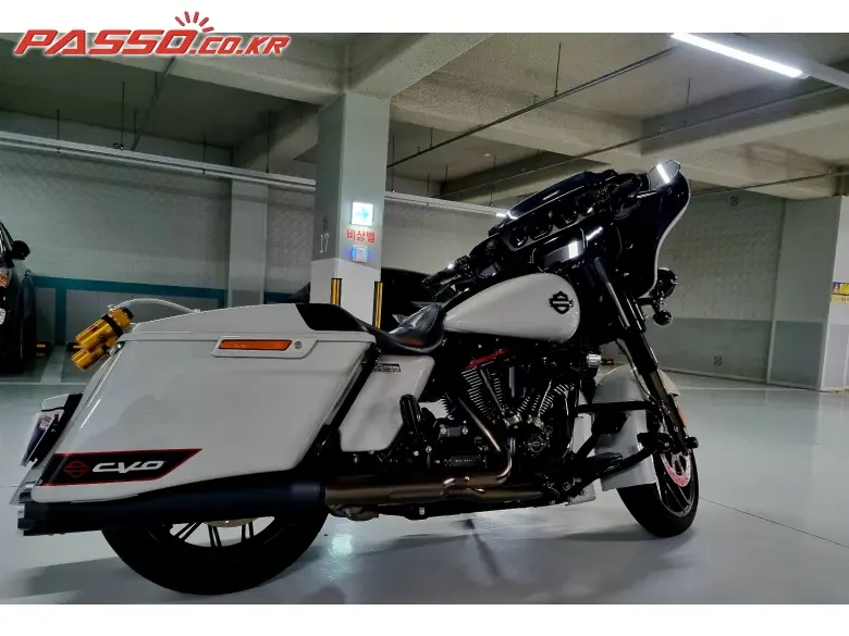Harley-Davidson CVO Street Glide