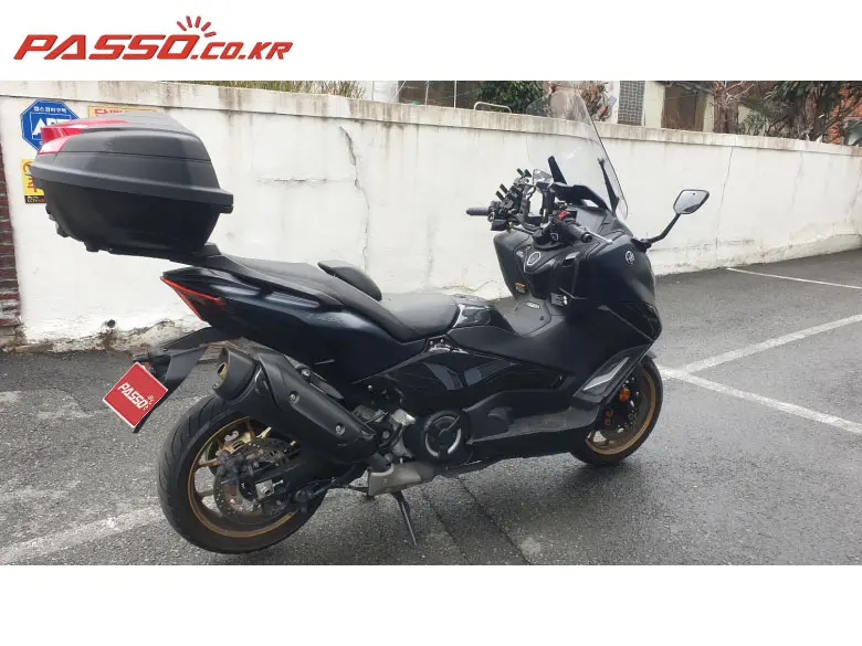 Yamaha TMAX 560