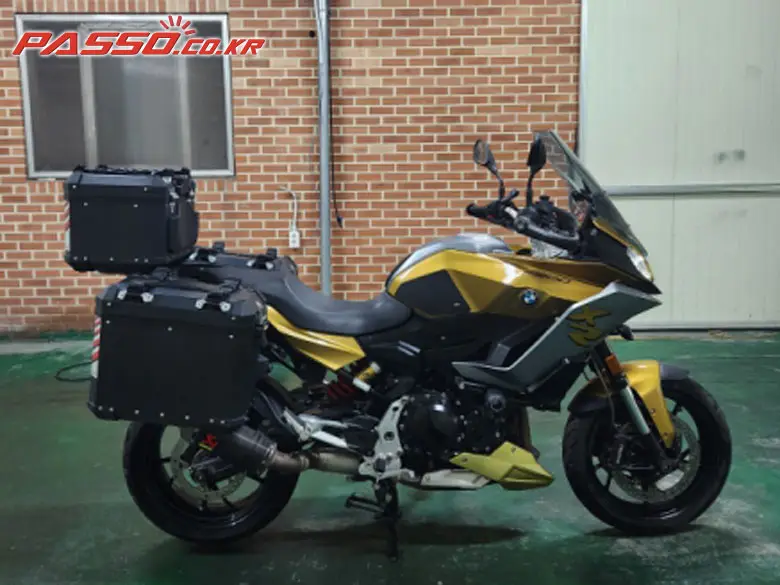 BMW F 900 XR