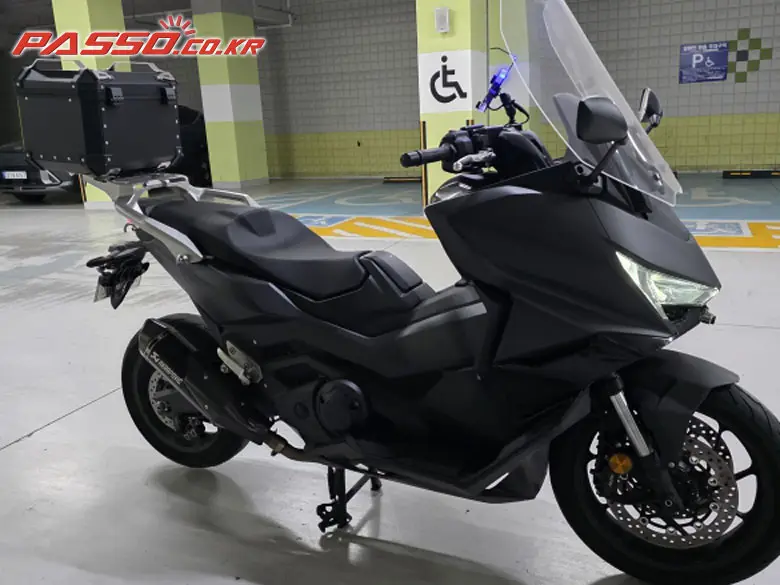 Honda Forza 750