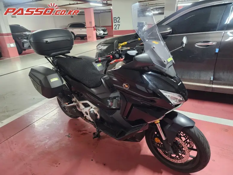 Honda Forza 750