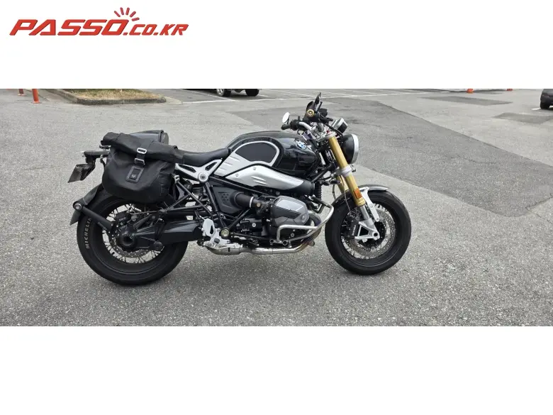 BMW R Nine T