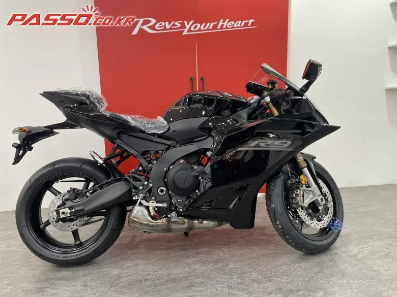 Yamaha YZF R9