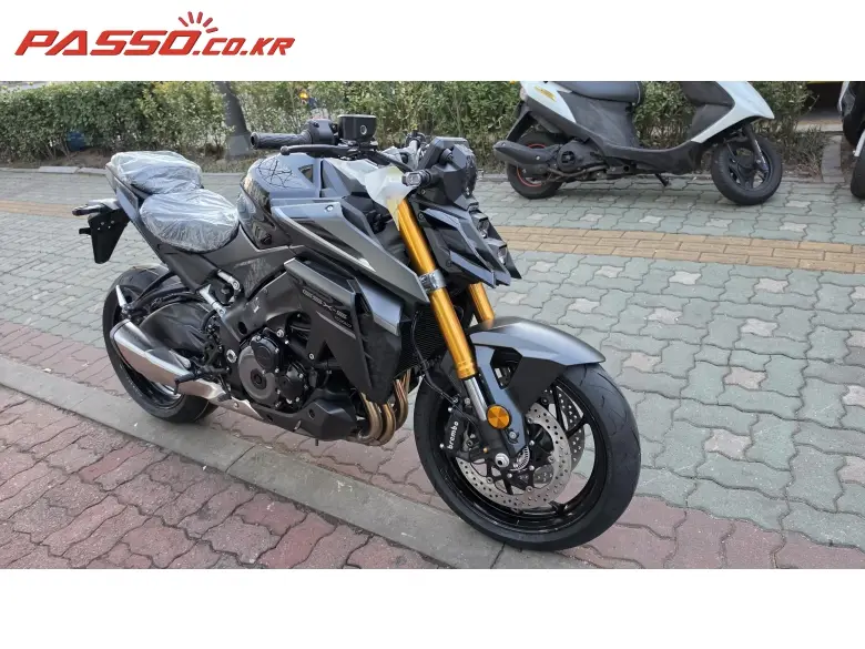 Suzuki GSX S 1000