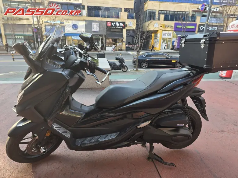 Honda Forza 350