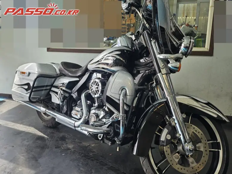 Harley-Davidson Street Glide Special