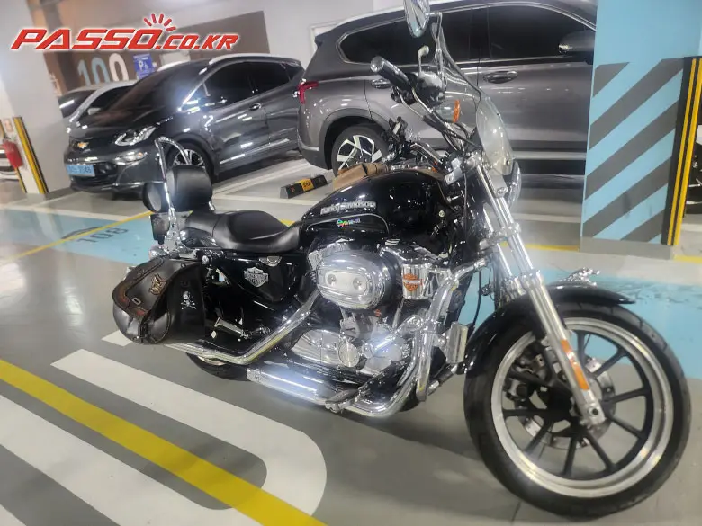 Harley-Davidson 883 SuperLow