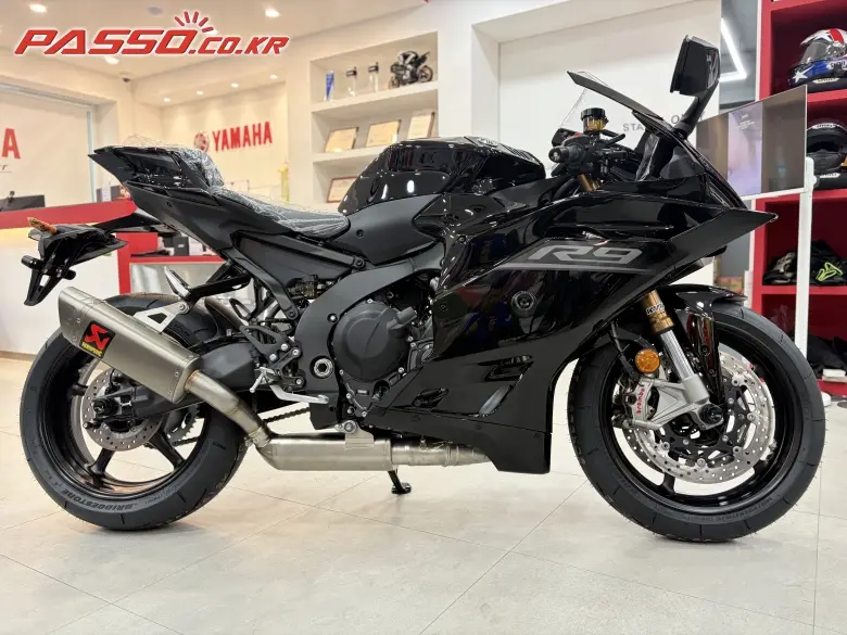 Yamaha YZF R9