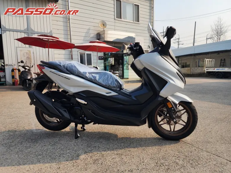 Honda Forza 350