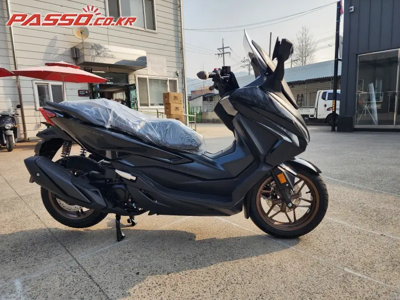 Honda Forza 350