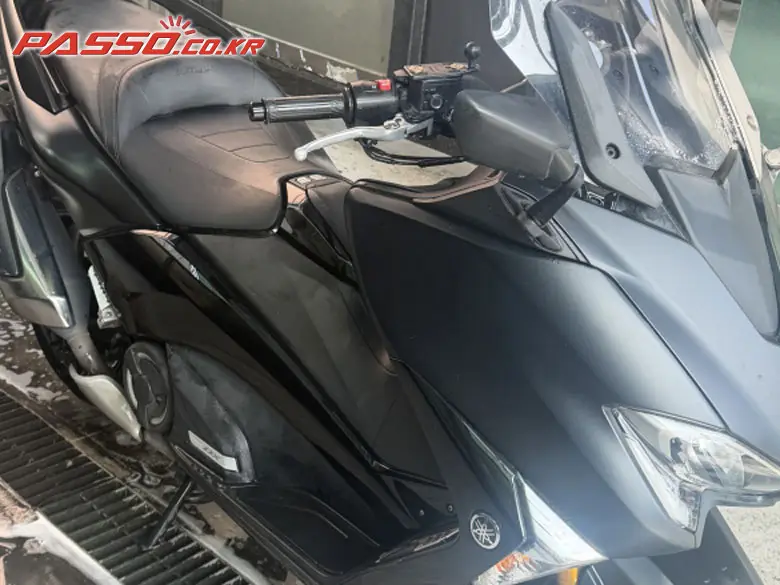 Yamaha TMAX DX