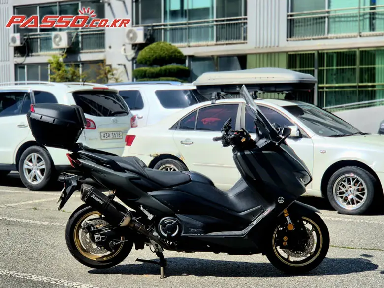Yamaha TMAX DX