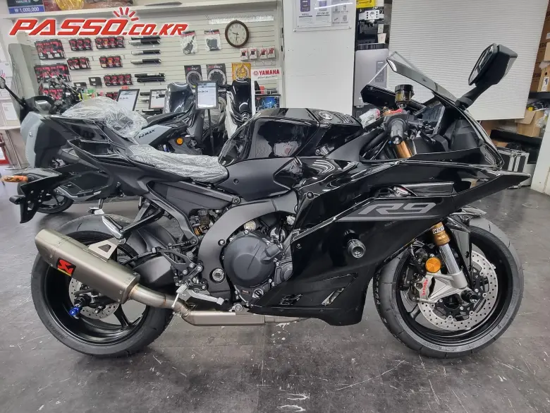 Yamaha YZF R9