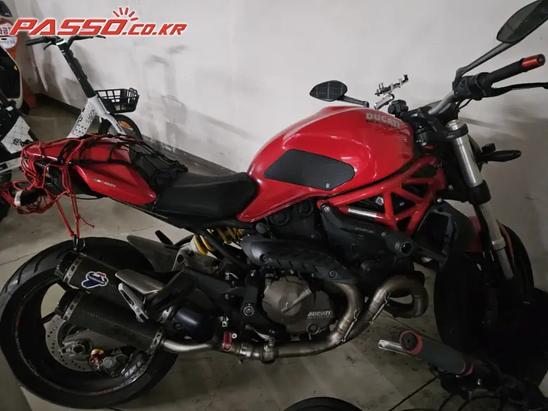 Ducati Monster 821