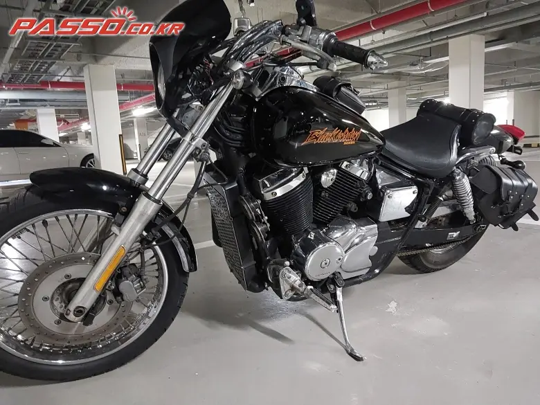 Honda Shadow 750 Black Widow
