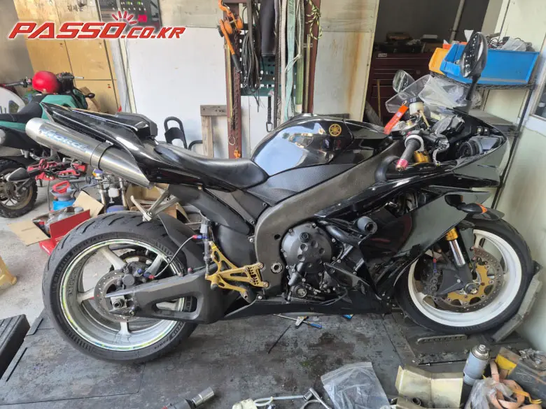 Yamaha YZF R1