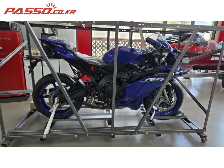 Yamaha YZF R9