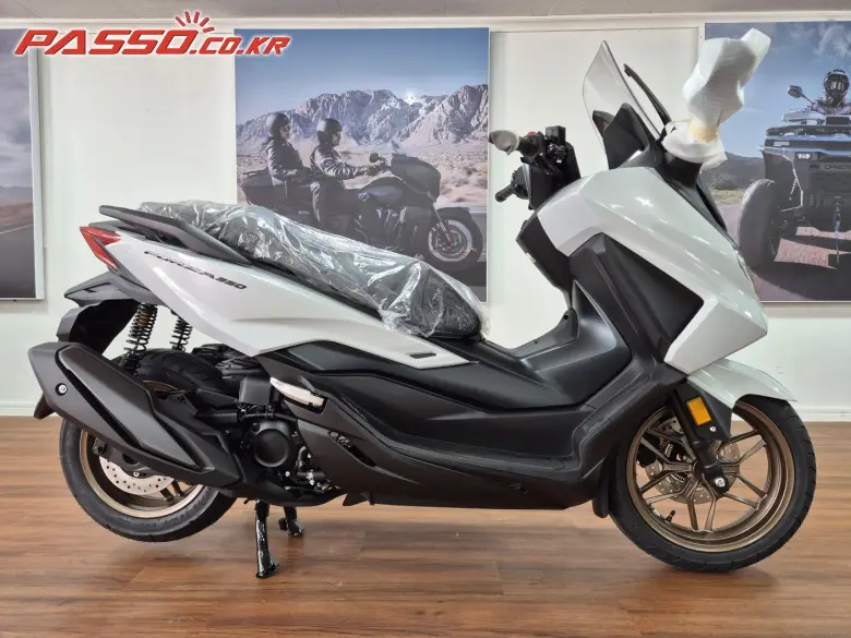 Honda Forza 350