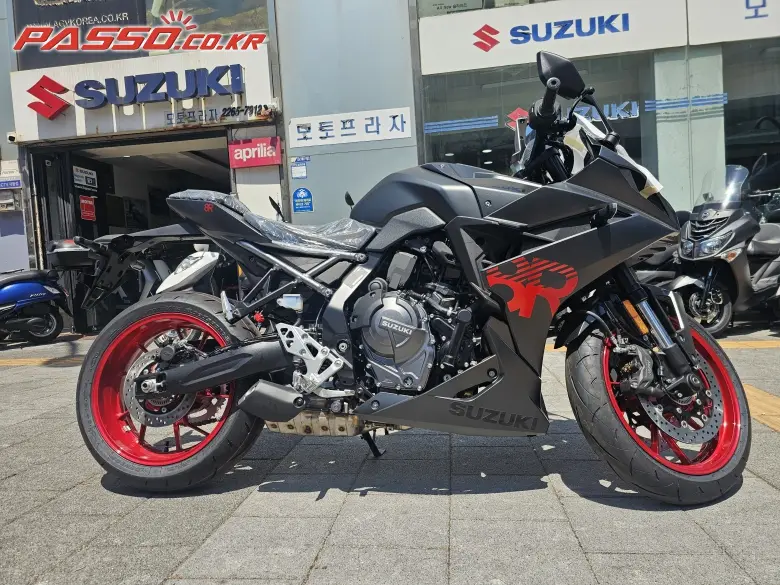 Suzuki GSX 8 R