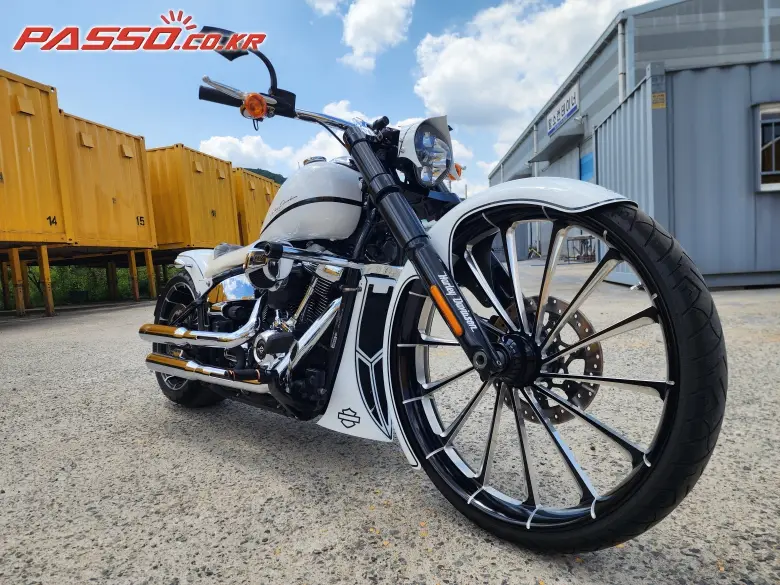 Harley-Davidson Breakout 117