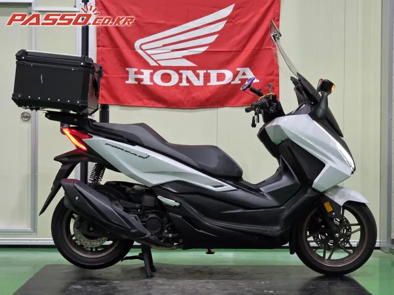 Honda Forza 350