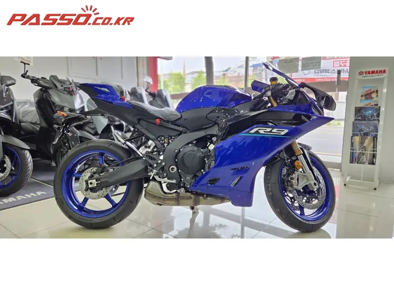 Yamaha YZF R9
