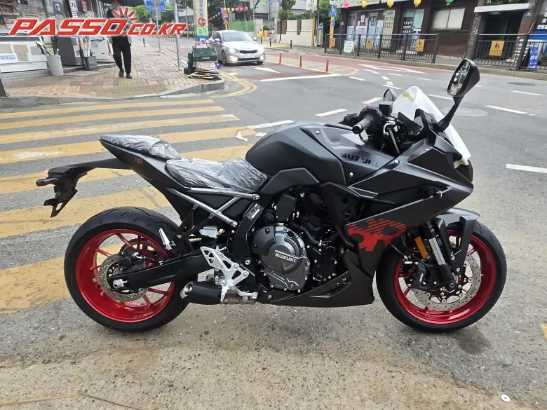 Suzuki GSX 8 R