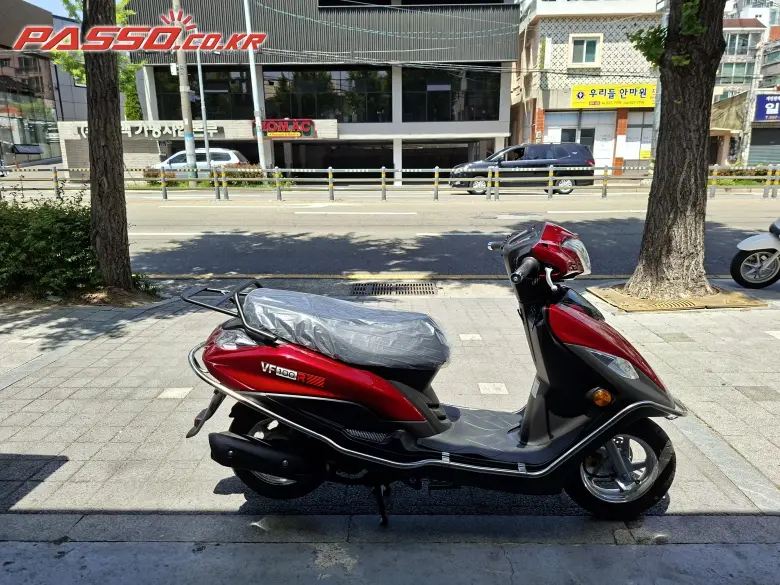 DNA Motors / Daelim VF 100 R