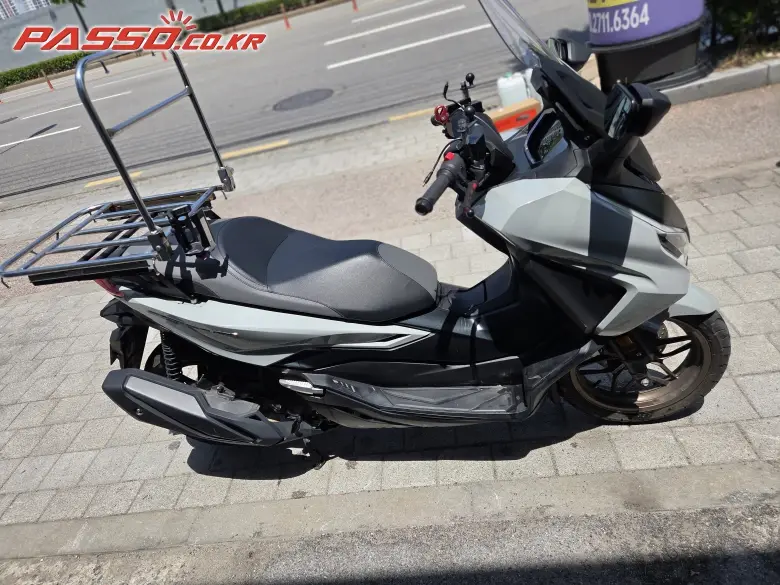 Honda Forza 350