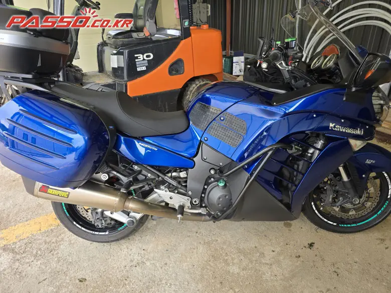 Kawasaki GTR 1400