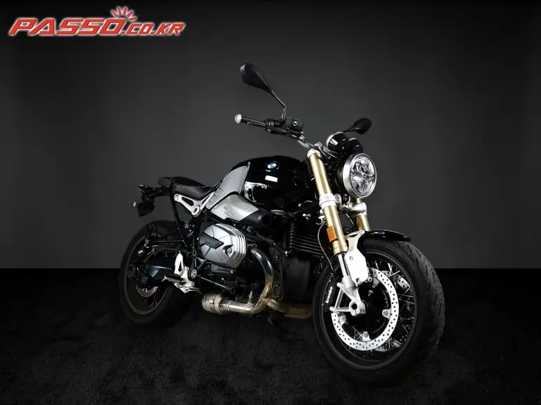 BMW R Nine T