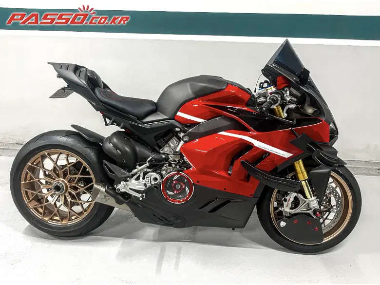 Ducati Panigale V4 S