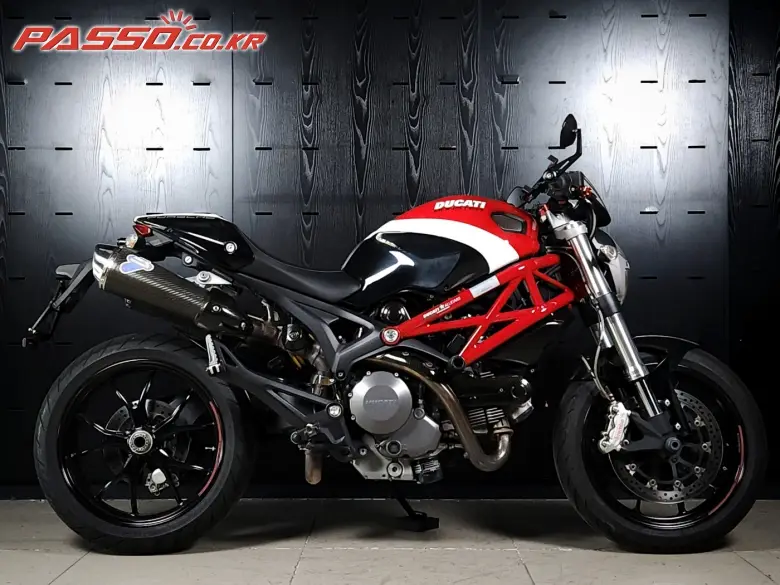 Ducati Monster 796
