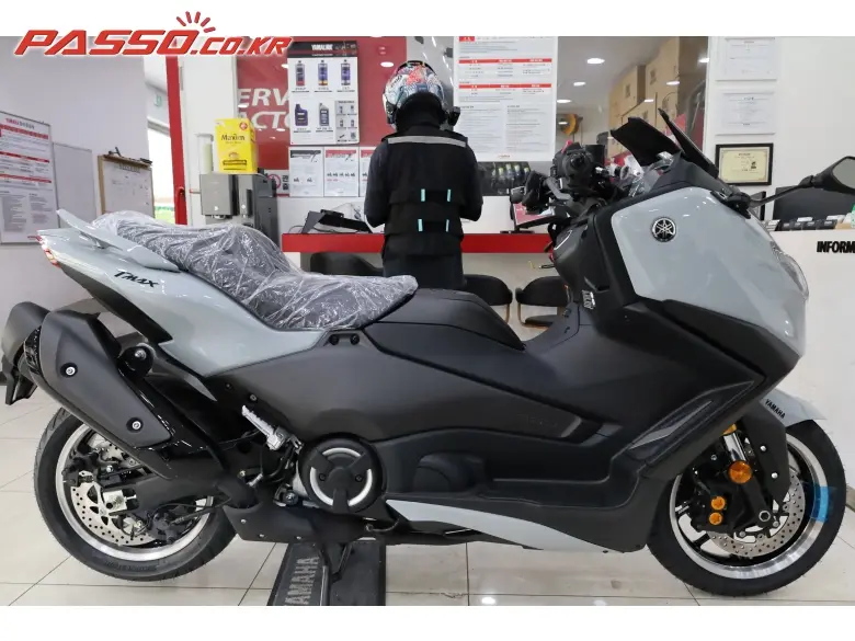 Yamaha TMAX 560