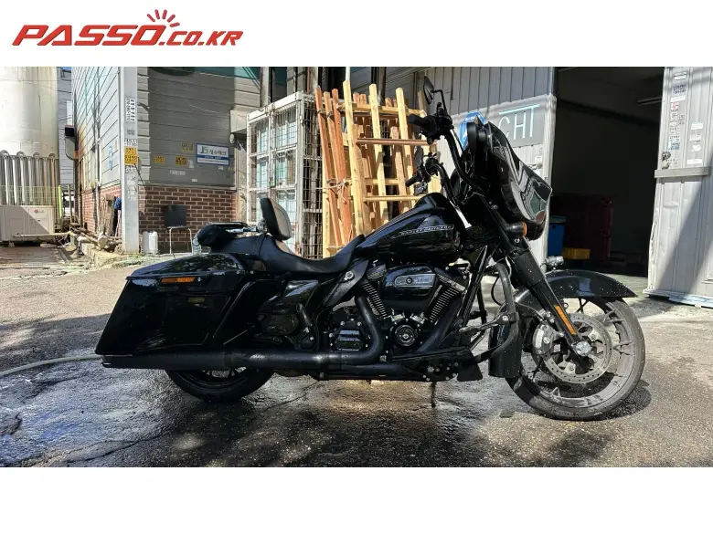 Harley-Davidson Street Glide Special