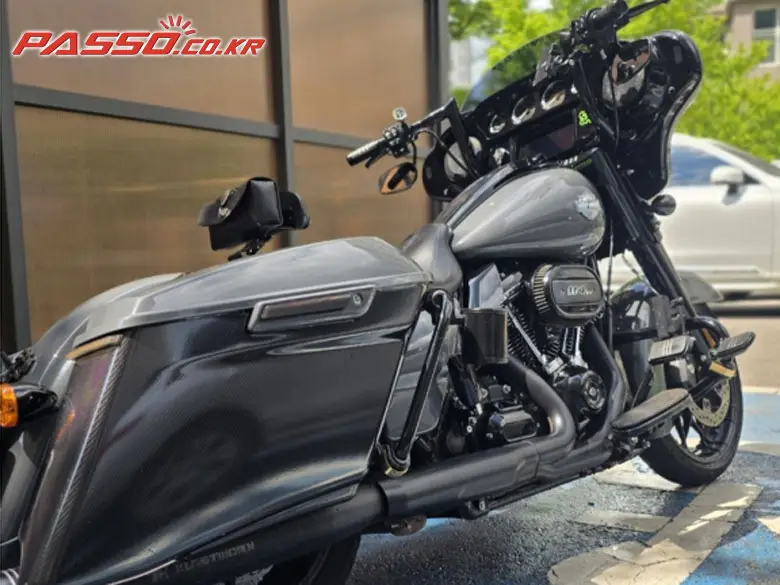 Harley-Davidson Street Glide Special