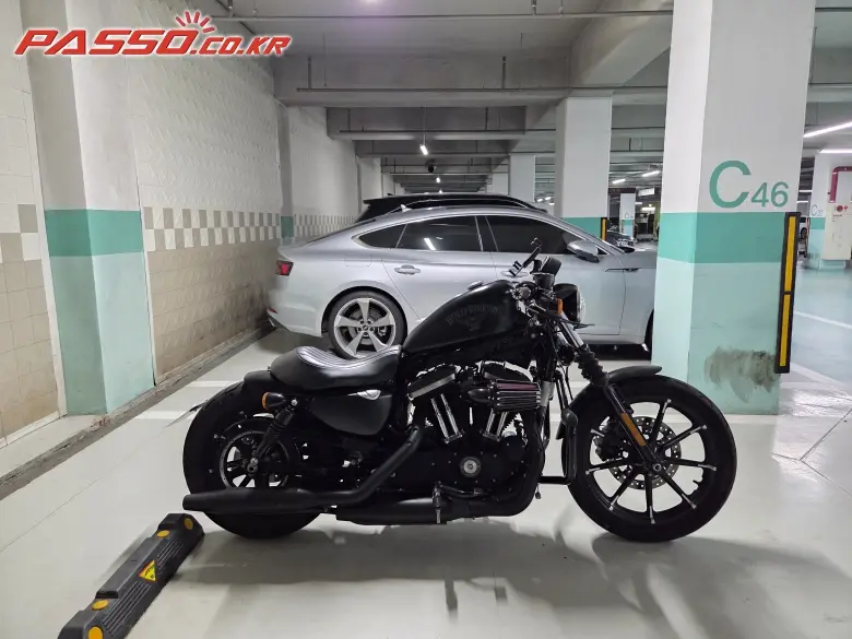 Harley-Davidson 883