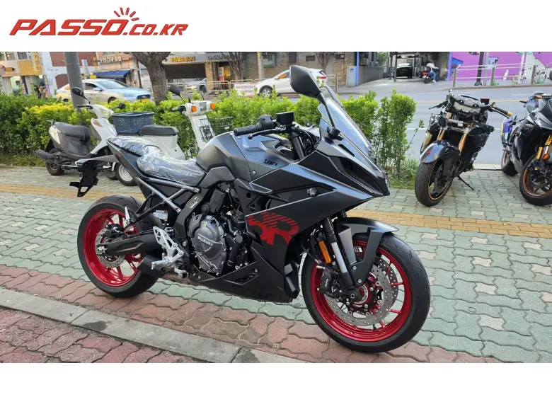 Suzuki GSX 8 R