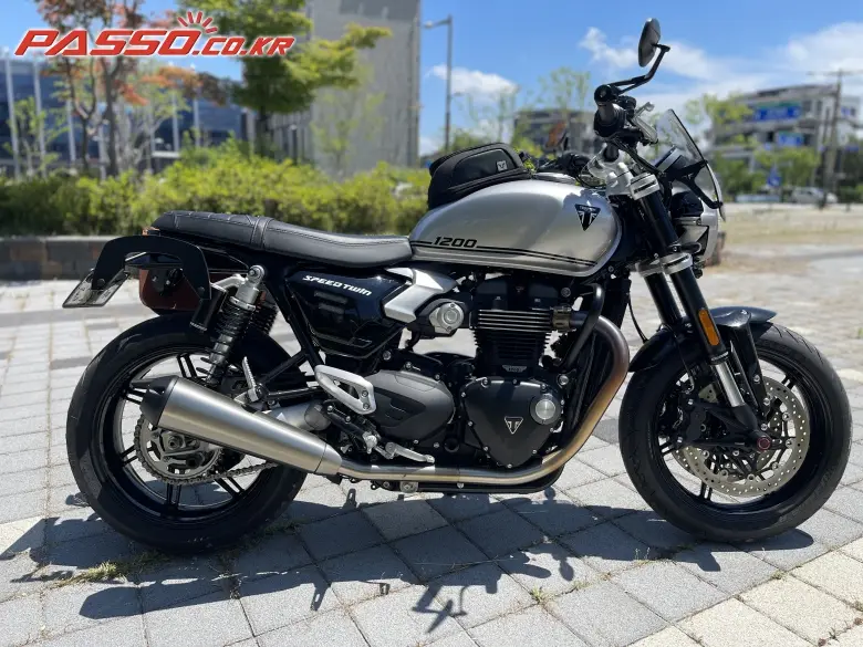 Triumph Speed Twin 1200