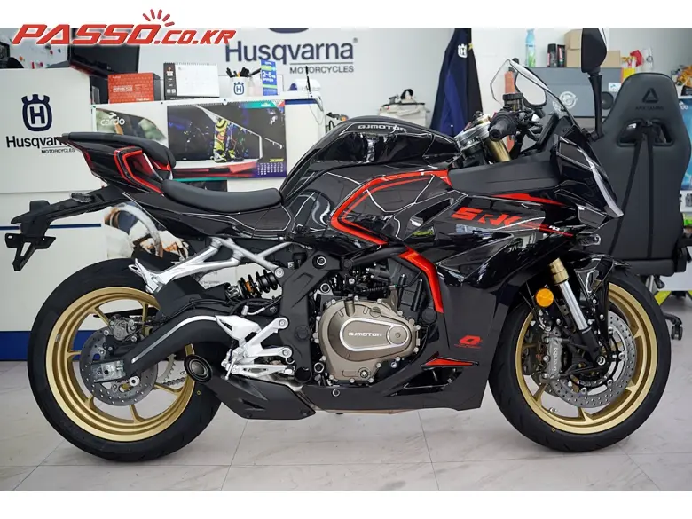 QJMotor SRK 421 RR