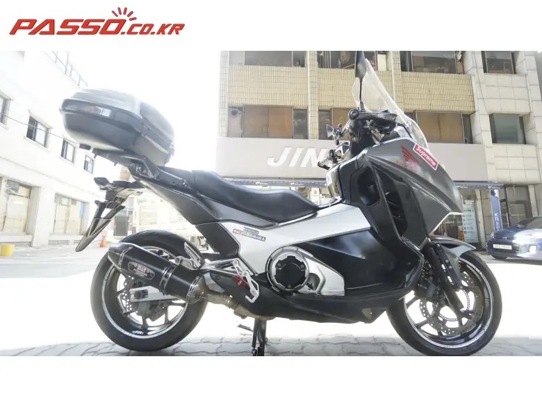 Honda Integra 750